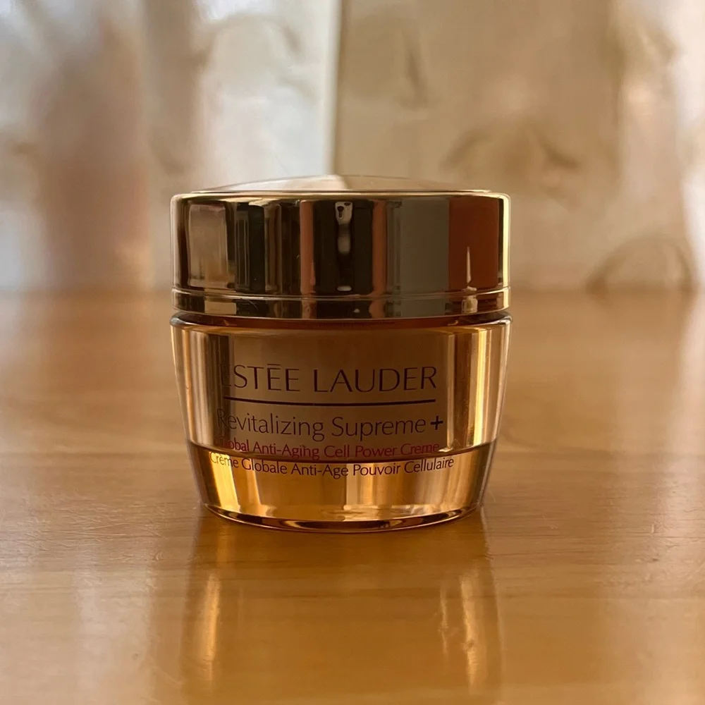 Estée Lauder Revitalizing Supreme+ Global Anti-Aging Cell Power Creme - Picture 2 of 5